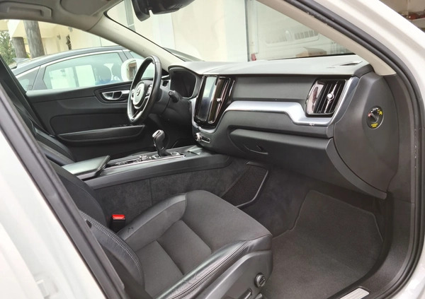 Volvo XC 60 cena 129765 przebieg: 175000, rok produkcji 2018 z Niemcza małe 704